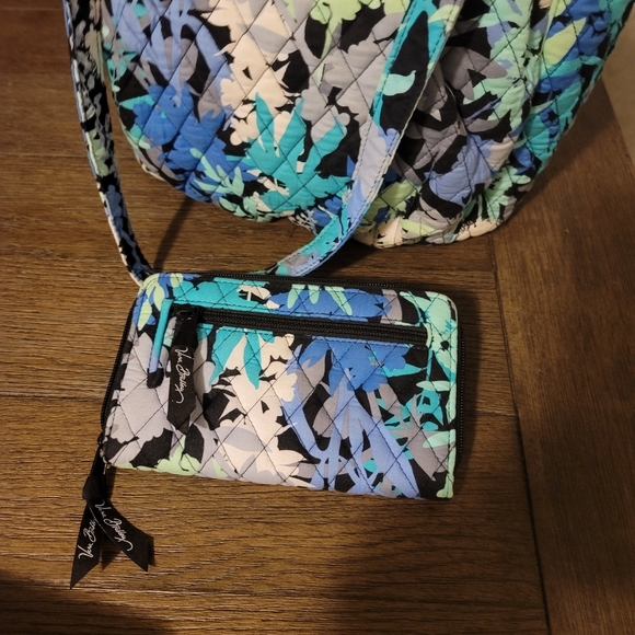 Vera Bradley Blue Floral Tote and Wallet - Picture 6 of 7